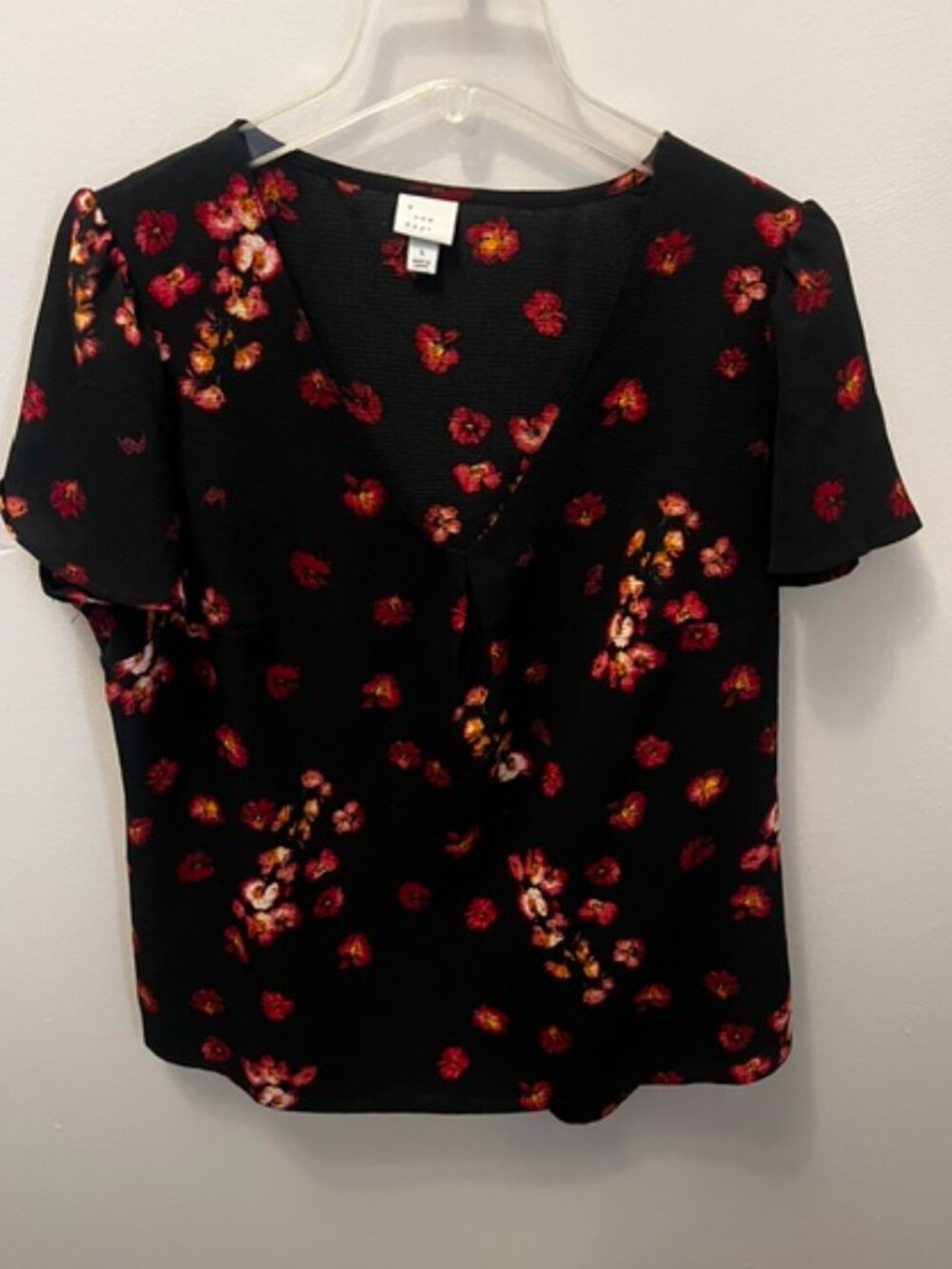 Women's A New Day Blouse, Size L, Black w/Red Floral, V neck, Flowy, Ex Cond!